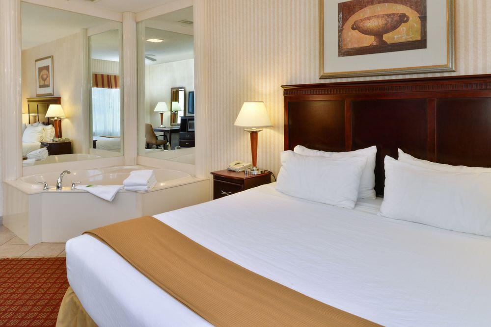 Holiday Inn Express Wixom By Ihg Luaran gambar