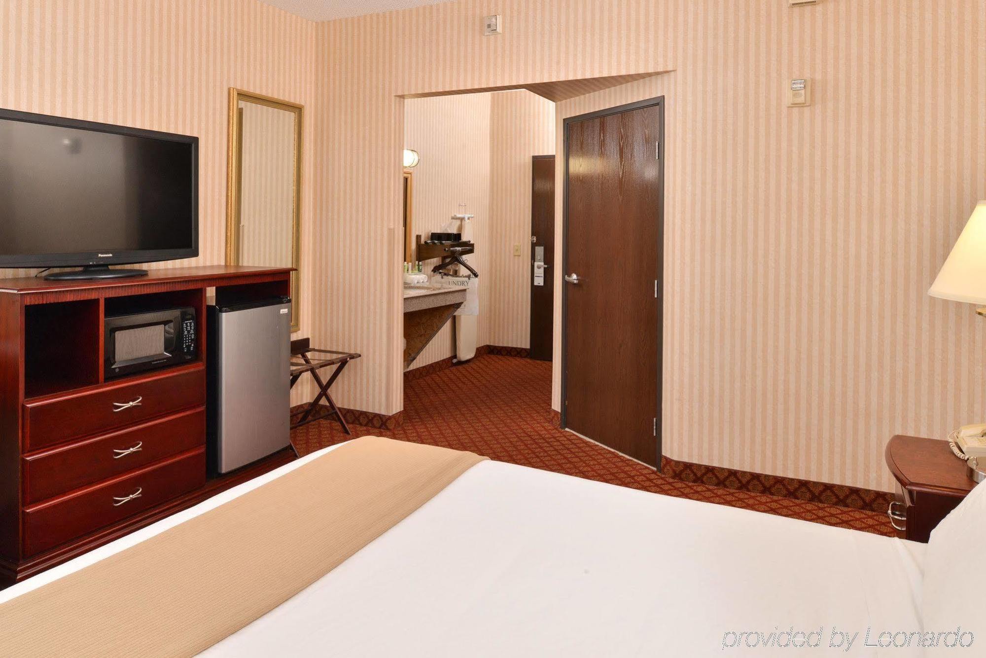Holiday Inn Express Wixom By Ihg Luaran gambar